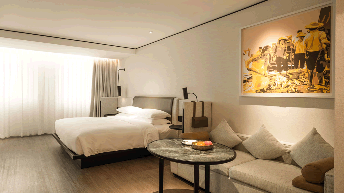 1 King Bed Deluxe