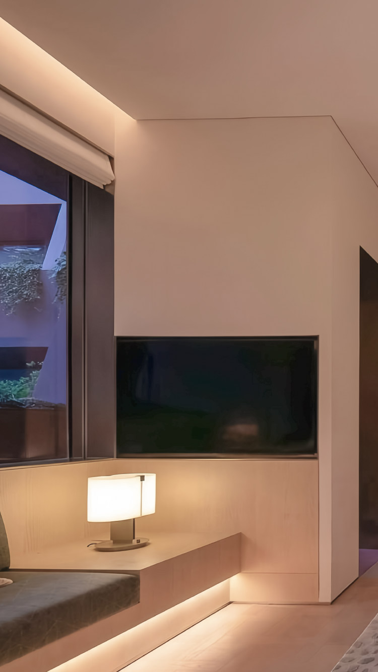 1 King Bed Premier with Balcony